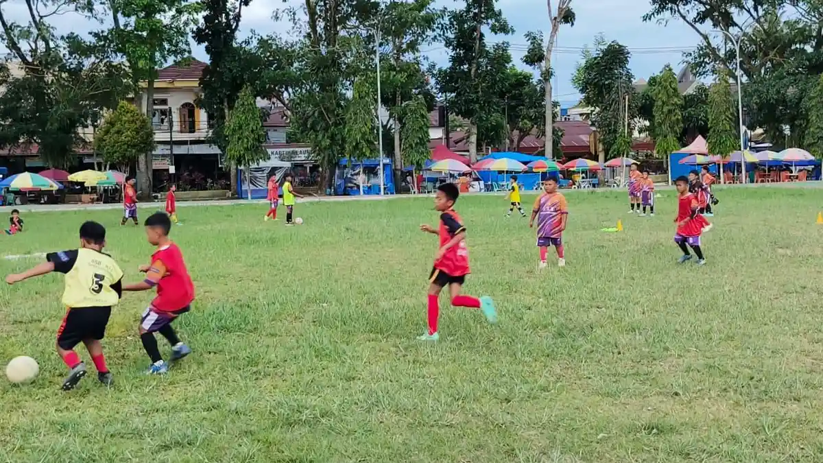 Dari Lapangan Bakti, Anak-anak Toraja Utara Merajut Mimpi Jadi Pebola Profesional