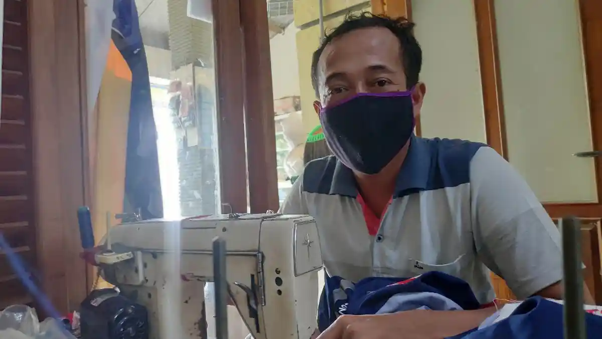 Kisah Kirno Penjahit Difabel asal Tuban, Tak Pernah Minder Saat Lihat Orang Lain