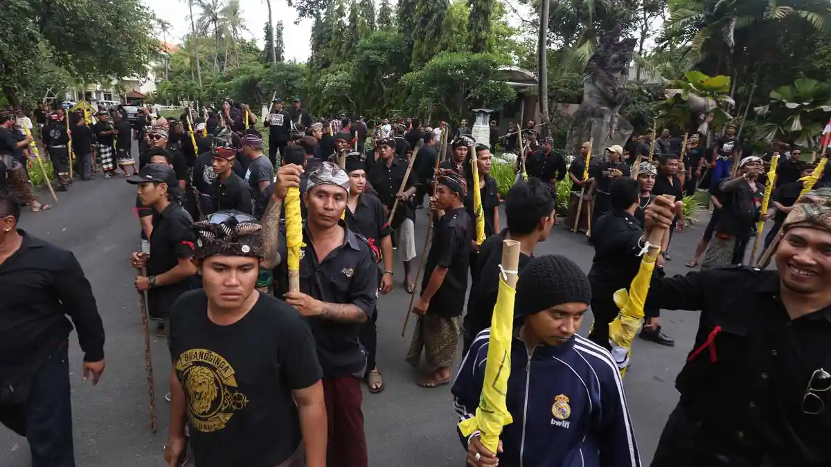 Lapangan Lagun Lengang, Polisi Tetap Siaga