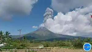 Gunung-meletus-lagi.jpg