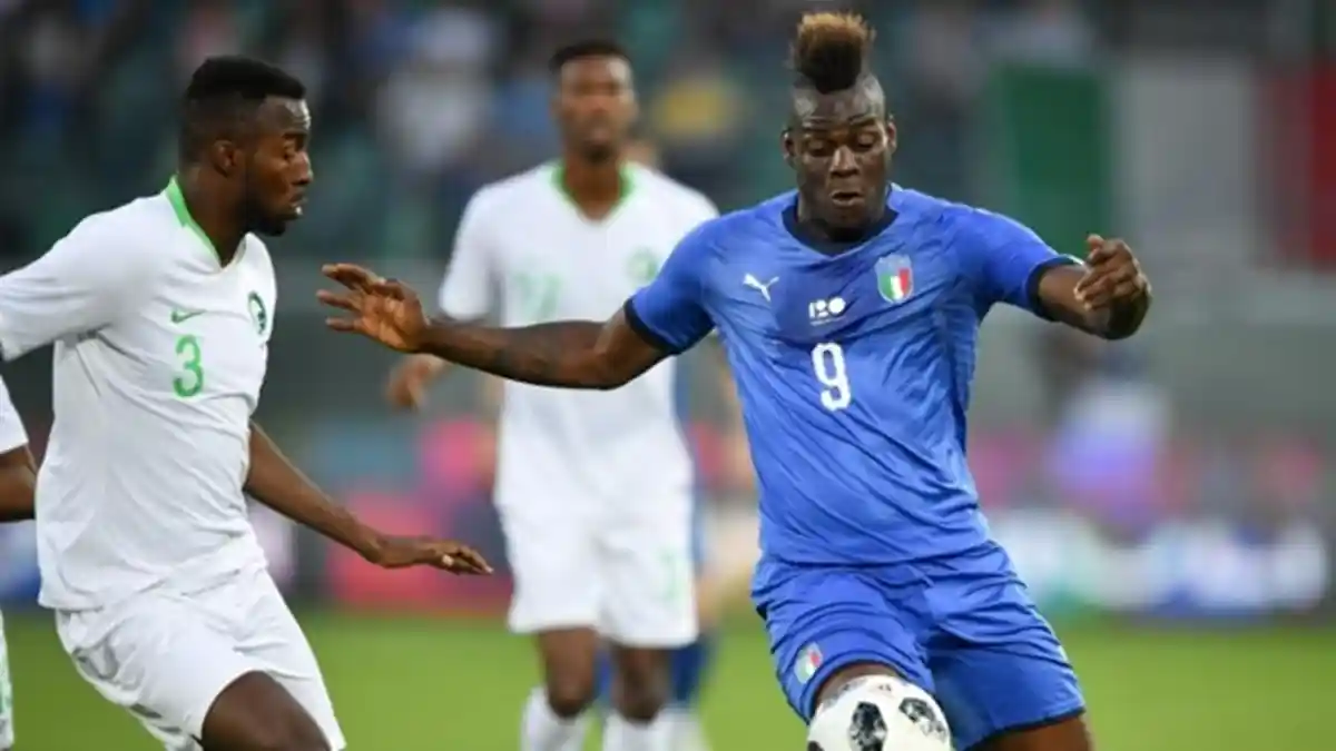 Meski Sering Mendapat Kata-Kata Pedas, Balotelli Menganggap Zlatan Ibrahimovic Seperti Dewa