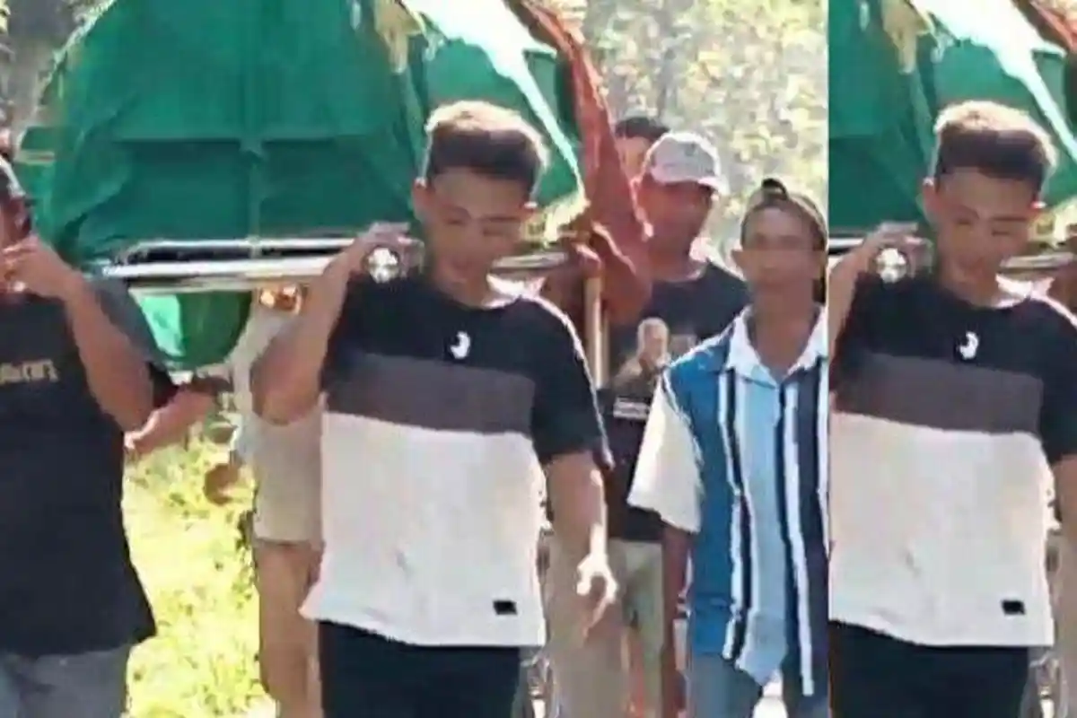Ikhlas Puluhan Warga Jombang Tandu Jenazah 3 Km usai Tak Diizinkan Pakai Ambulans, Pemdes: Tak Boleh