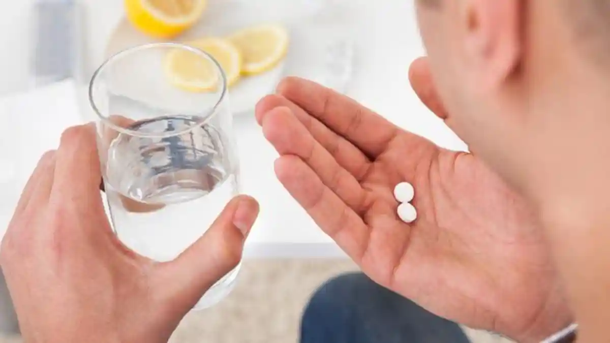 Bolehkah Minum Obat Dibarengi Vitamin? Simak Penjelasan Dokter