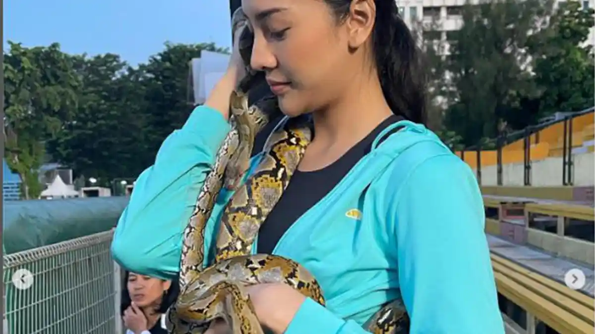 Ular-ular Lilit Anya Geraldine, Fakta Sang Artis Terungkap