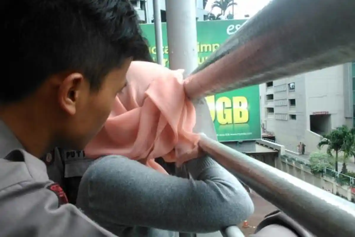 Sebelum Mau Bunuh Diri, Wanita Ini Sempat Cekcok dengan Pria Berjenggot