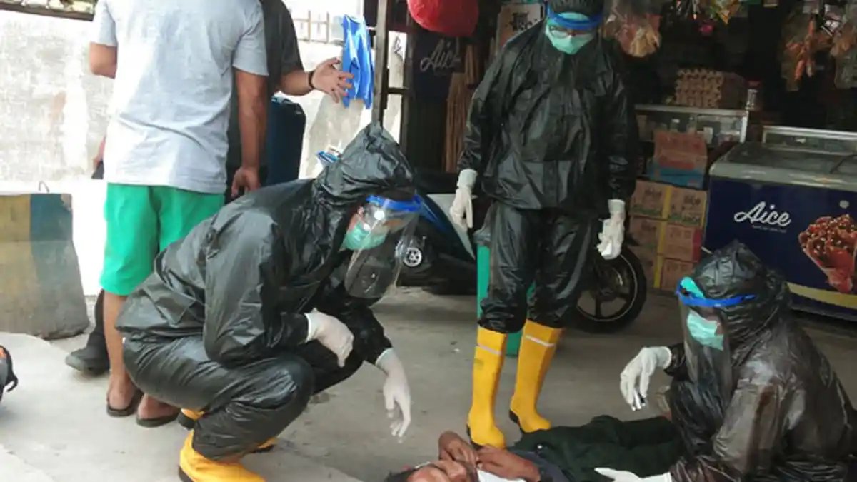 Pria Ini Jatuh Mengenaskan di Depan Pasar Oeba, Hebohkan Warga Kota Kupang