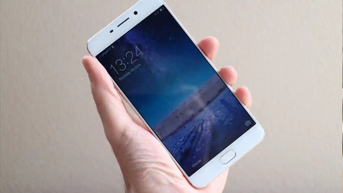 Smartphone Oppo Kamera Depan 16MP - Pingin Hasil Selfie Terbaik? 2 Varian Ponsel Ini Boleh Juga Loh!