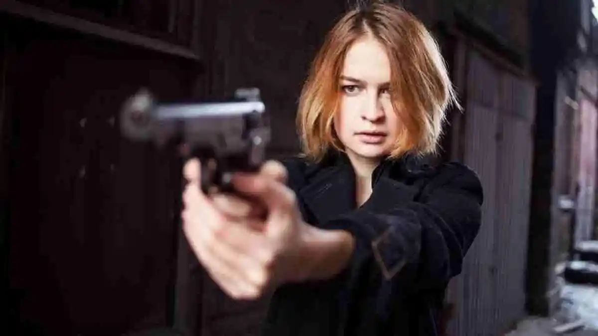Arti Mimpi Membawa Pistol Menurut Primbon Jawa, Pertanda Kekuatan atau Ancaman?