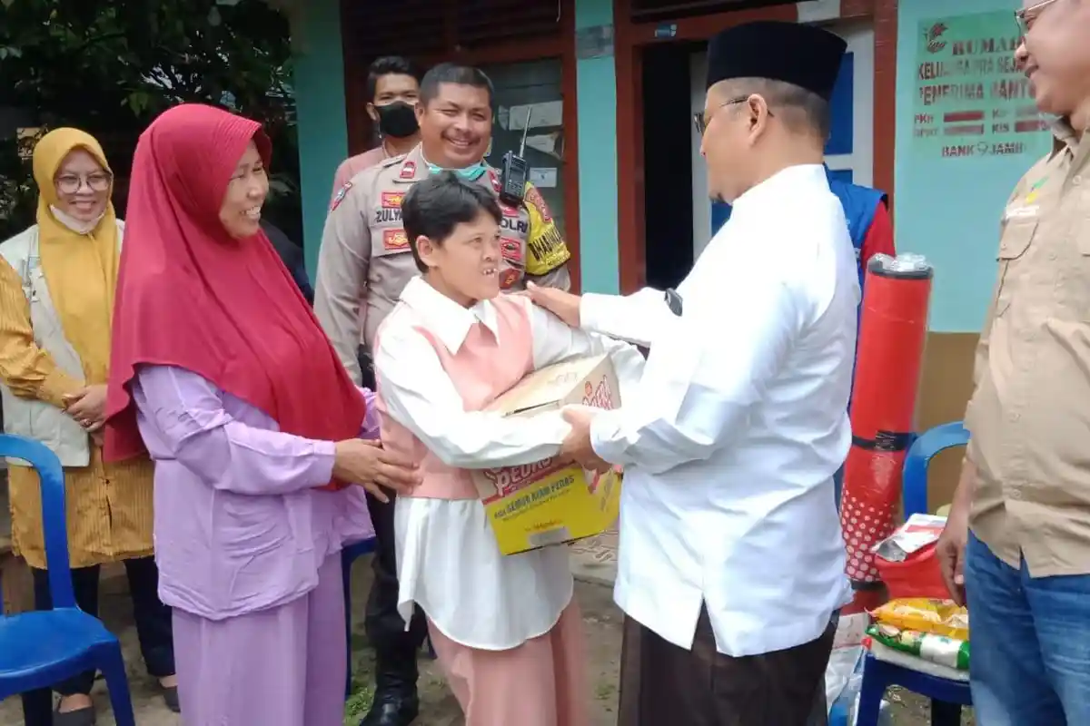 Wakil Wali Kota Jambi Maulana Meninjau Langsung Rumah yang Tertimpa Longsoran Turap