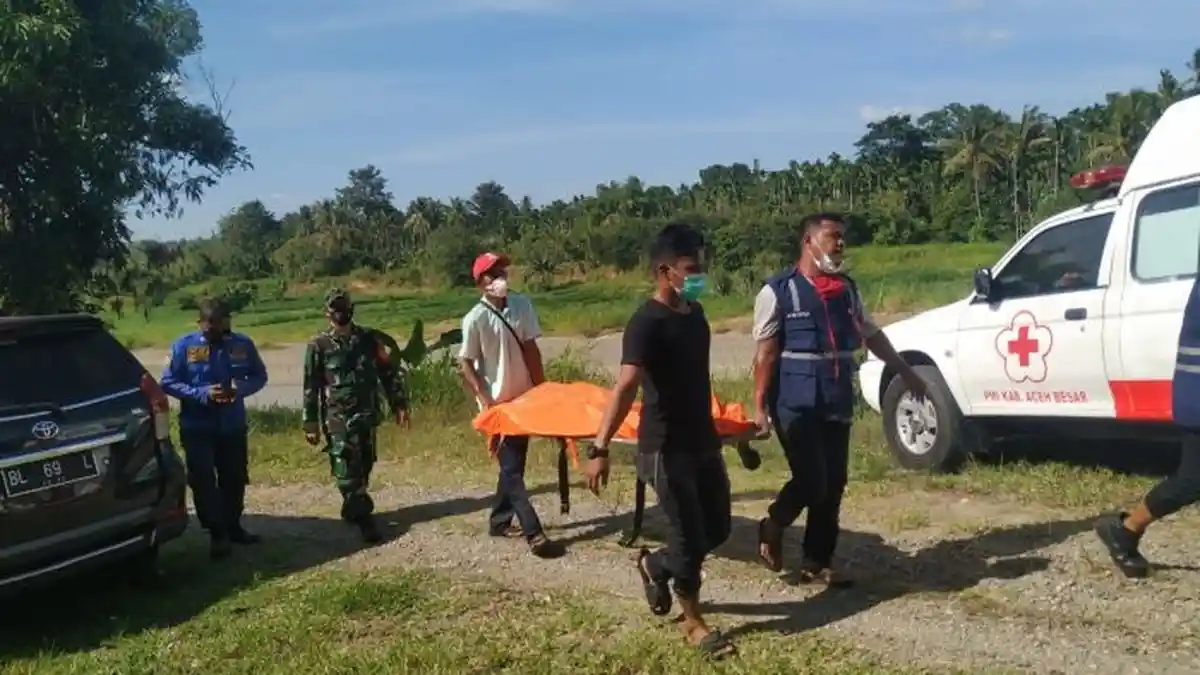 Pekerja Galian C Temukan Mayat Hanyut di Leupung