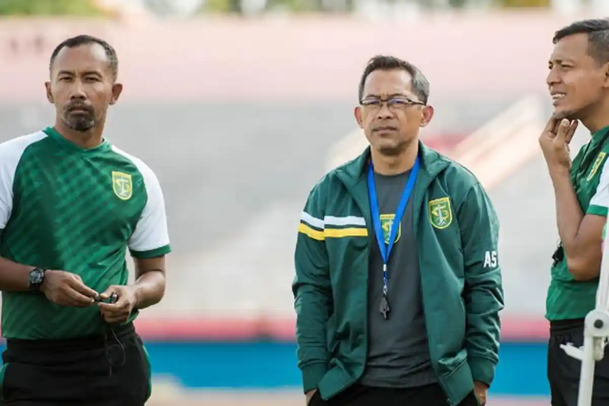 Kata Aji Santoso soal Osvaldo Haay yang Bolos Latihan Persebaya: Prestasi Tanpa Disiplin, Impossible