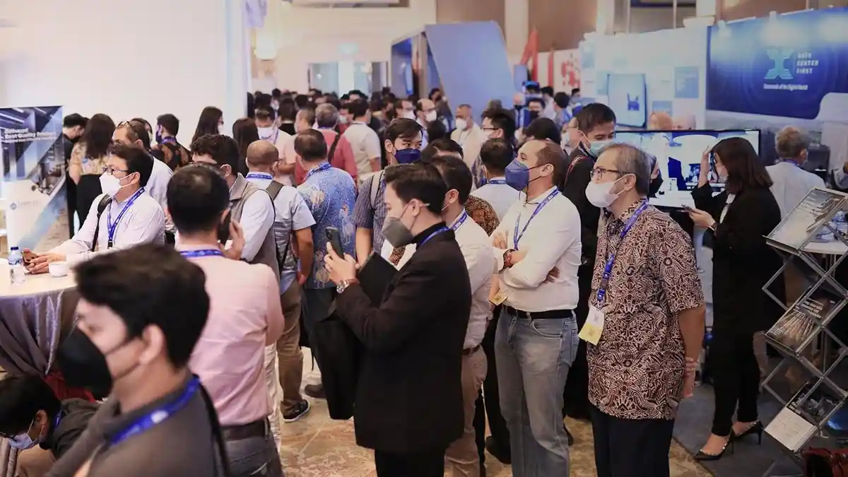 W.Media Road Show Konvensi Internasional Tentang Cloud dan Data Center