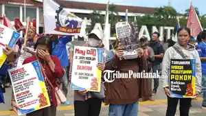 MAY-DAY-R3423.jpg