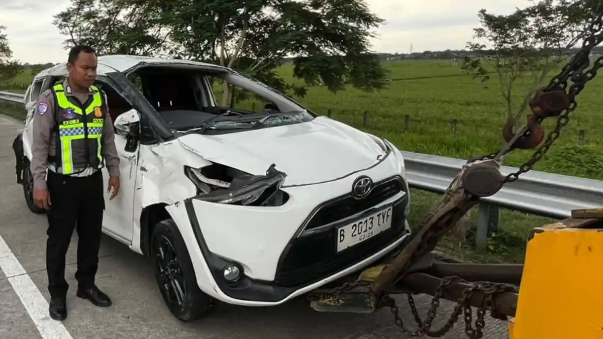 Kronologi Kecelakaan Maut di Tol Solo-Ngawi Karanganyar, Avanza Tabrak Sienta Hingga Terbalik