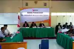 suasana-sidang-dugaan-pelanggaran-administrasi-pemilu-di-bawaslu-kulon-progo.jpg