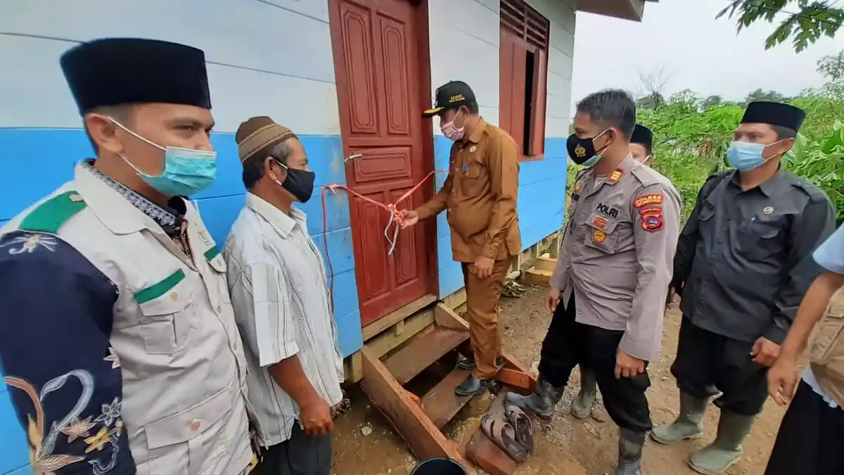 Dibantu UPZ Baznas Semen Padang, Da'i Binaan Dapat Rumah dan 25 Unit Sepeda Motor