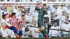 aksi-thibaut-courtois-menyelamatkan-gawangnya-pada-pertandingan-derbi-madrid.jpg