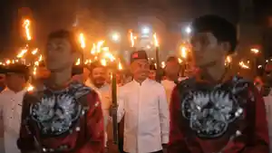 Bupati-Safaruddin-memimpin-Pawai-Obor-1-Muharram-1448-H.jpg