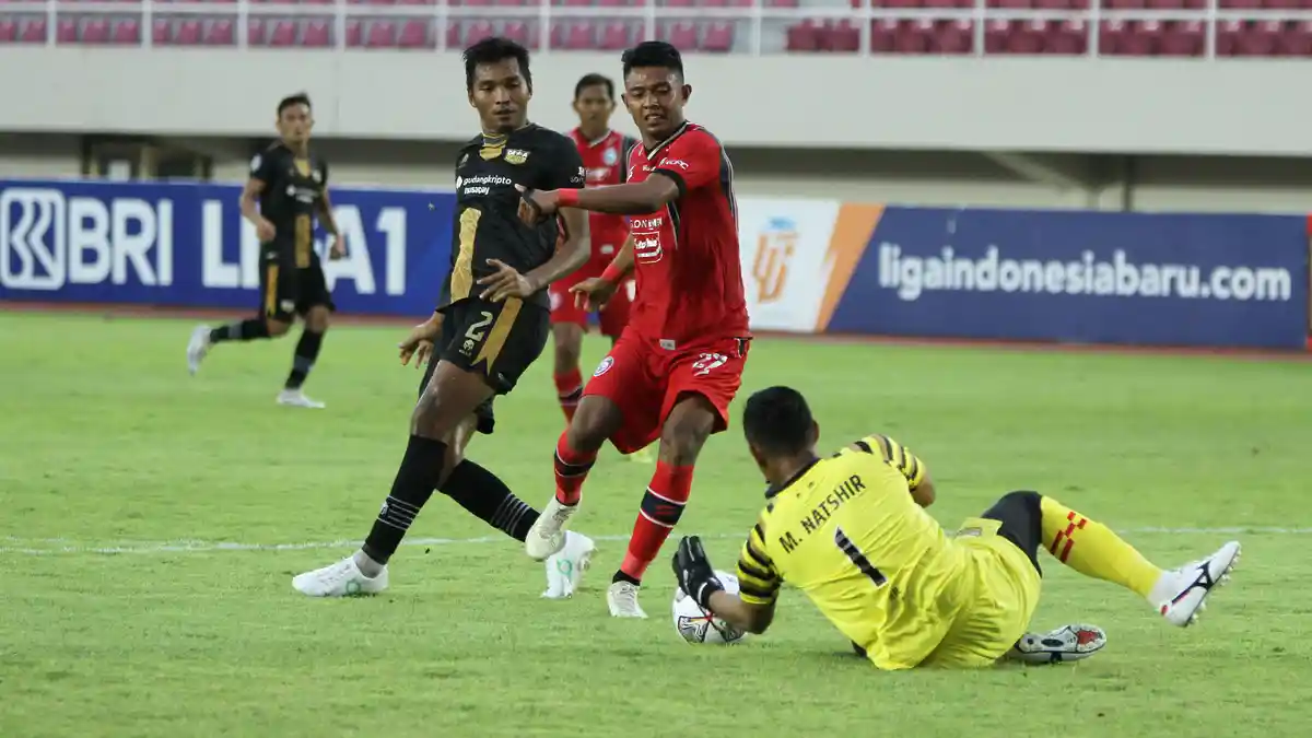 Dedik Setiawan Bawa Arema FC Menang Atas Persis Solo