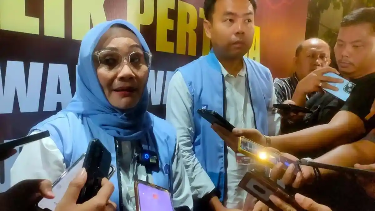 Gayung Bersambut, Program Seragam Gratis Paslon Beres di Cirebon Didukung Presiden Prabowo