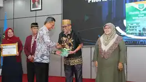 launching-buku-uisu.jpg