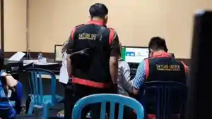 Dispendukcapil-Ponorogo-digeledah-jaksa.jpg