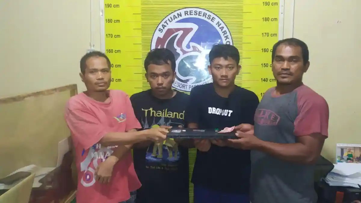 Narkoba Polres Sidimpuan Tangkap Empat Pria Usai Pesta Sabu