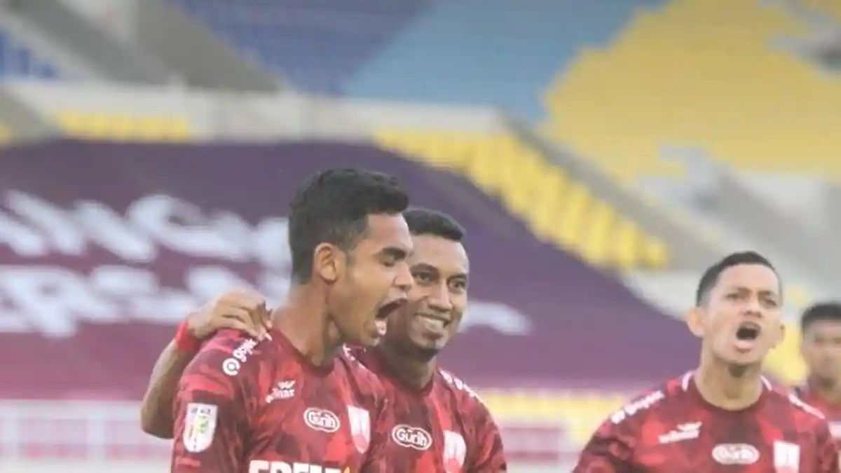 Persis vs PSCS  1-0 : Abduh Lestaluhu Bikin Gol, Laskar Sambernyawa Berada di  Puncak Klasemen