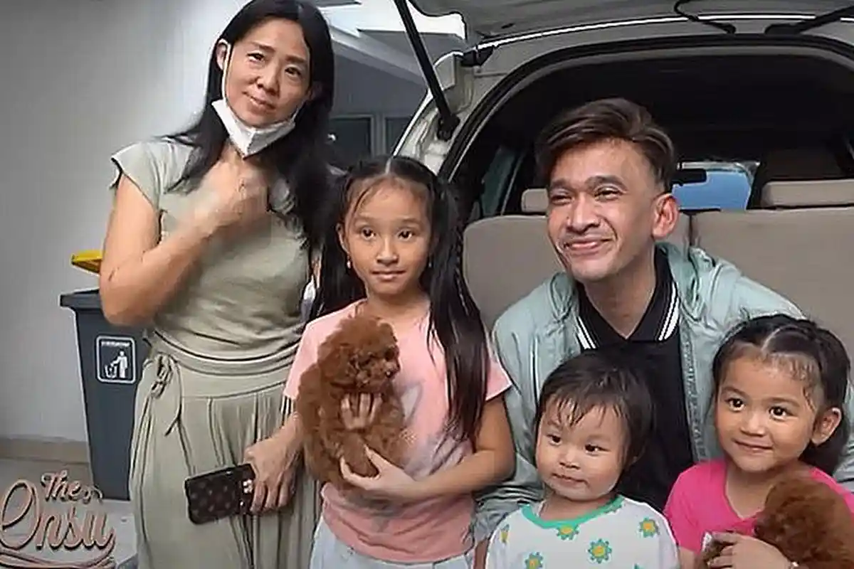 Ruben Onsu Datangi Rumah Wendy Lo, Tak Tegur Sapa dengan Sarwendah, Malah Urus 2 Anak Anjing