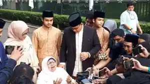 Anies-Baswedan-Salat-Idulfitri-di-Masjid-Istiqlal.jpg