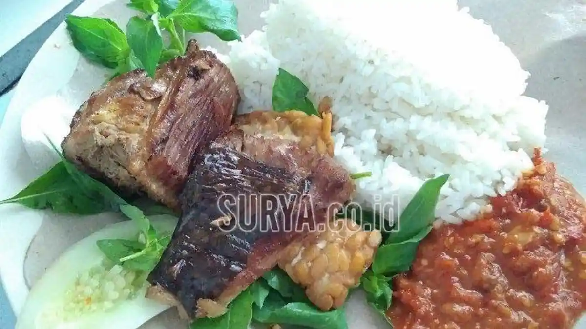 Tiga Menu Sego Sambel yang Patut Dicoba, Mulai Iwak Pe Hingga Iga Penyet