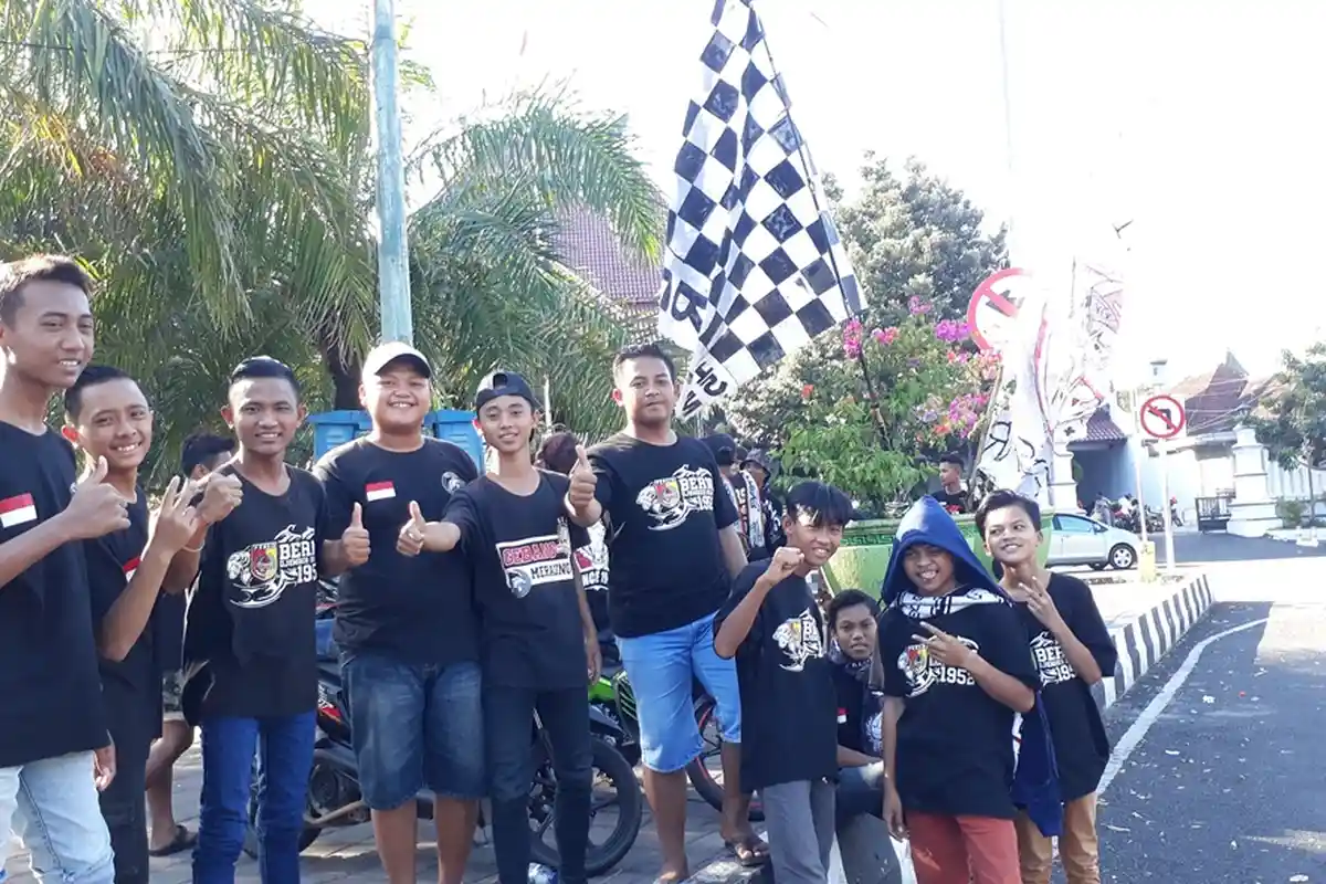 Aksi Berni - Bernina Jember Raya Sikapi Yayasan Persid, Desak Bupati Ambil Alih Pengelolaan