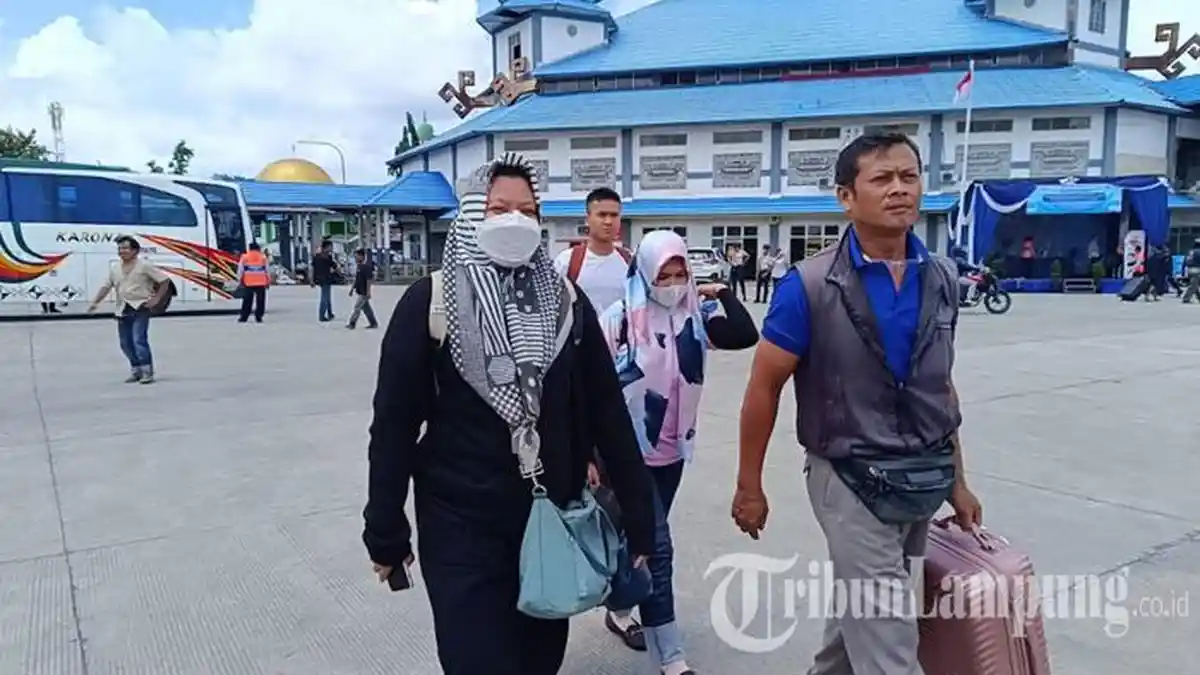 Terminal Rajabasa Bandar Lampung Dipadati 37 Ribu Penumpang Saat Puncak Mudik