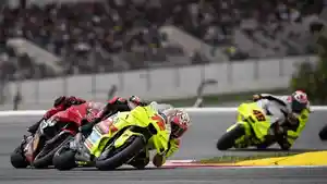dua-pebalap-pertamina-enduro-vr46-marco-bezzecchi-dan-fabio-di-giannantonio.jpg