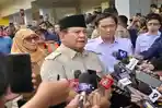 Sosok Bobby Rasyidin Dirut KAI Tertunduk Saat Dampingi Prabowo Jenguk Korban Kecelakaan Kereta