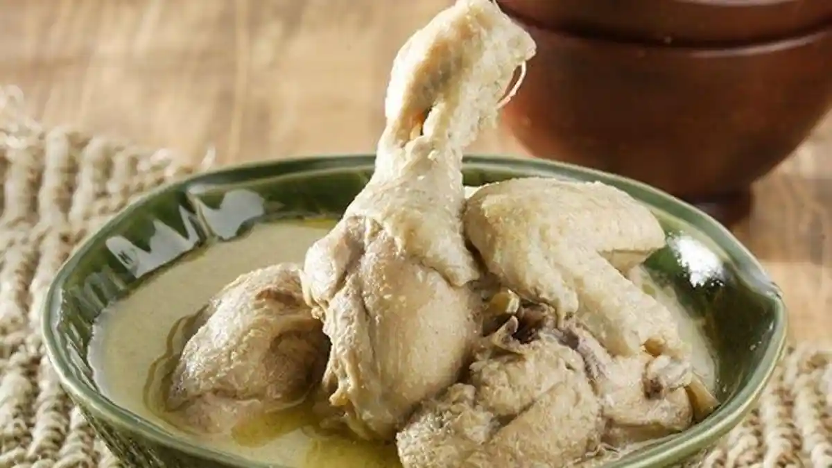 Cara Praktis Bikin Opor Ayam Kuah Putih, Simak Bahan-bahannya di Sini!