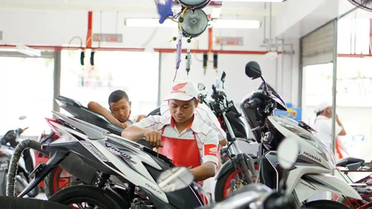 Tarif Promo, Service di Dealer Berlogo Astra Motor Hanya Rp4.800