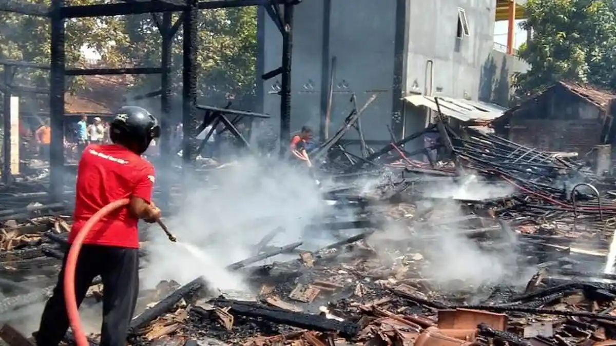 Empat Rumah Berdempetan di Getas Demak Ludes Terbakar, Api Diduga Muncul karena Korsleting Listrik