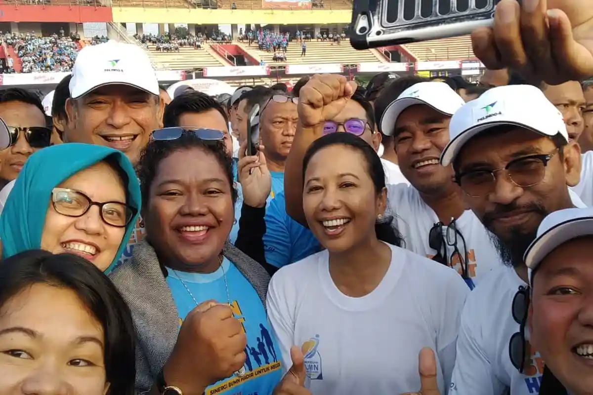 Pelindo IV Meriahkan Jalan Sehat HUT Kementerian BUMN ke-21 di GOR Delta Sidoarjo