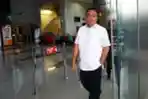 ketua-dprd-jambi-cornelis-buston-diperiksa-kpk-terkait-suap-pengesahan-rapbd-jambi_20190221_183719.jpg