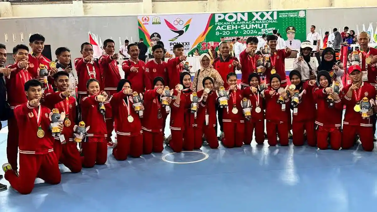 Atlet-putra-dan-putri-sepak-takraw-Sulsel-usai-berlaga-di-PON-Aceh-Sumut-2024.jpg