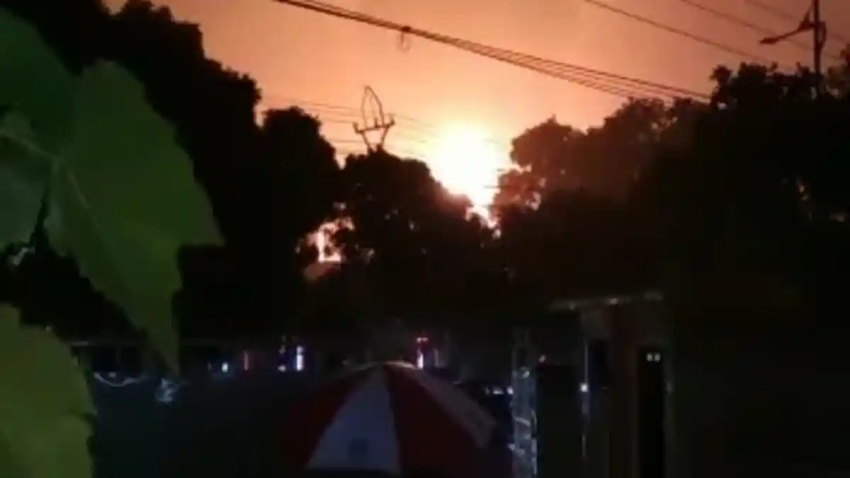 Kebakaran di Kilang Minyak Pertamina Cilacap Terjadi saat Hujan Lebat Disertai Petir