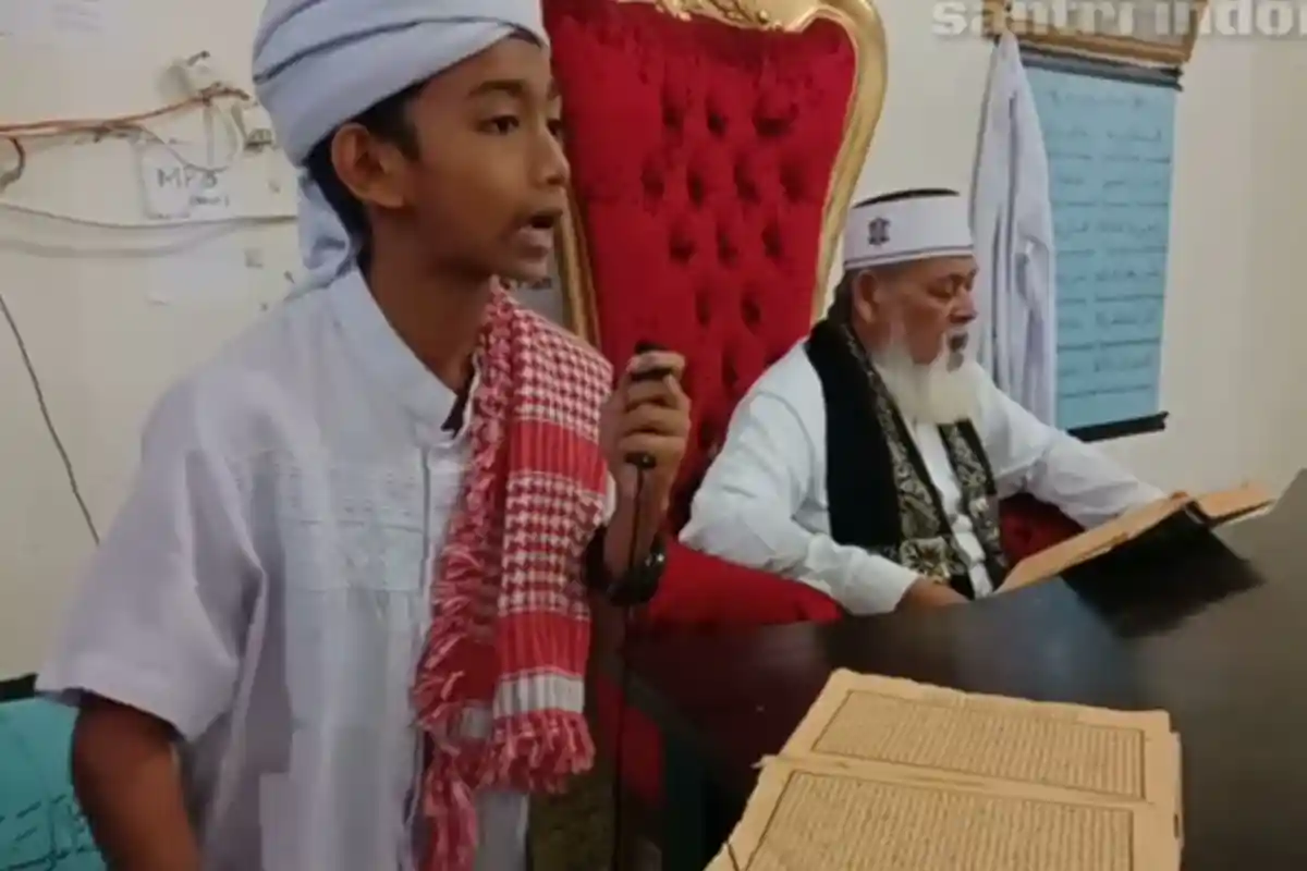 Videonya Viral, Santri asal Aceh Ini Fasih Kupas Kitab Kuning dengan Bahasa Arab, Gayanya Mantul