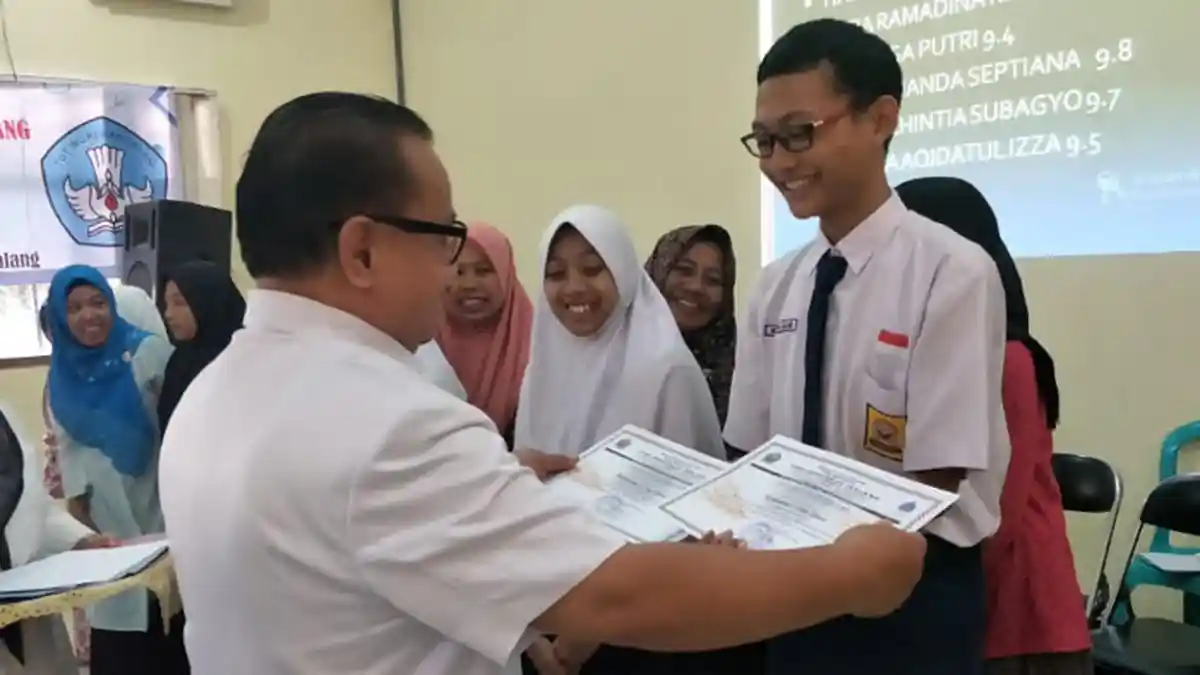 Inilah Peraih Nilai UNBK SMP Tertinggi se Kota Malang, Ternyata Senang Latihan Soal Lewat YouTube