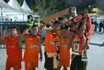 Rombongan Ibu-ibu dan Anak-anak SSB dari Rorotan Sumringah Perdana Nonton Persija Langsung di JIS