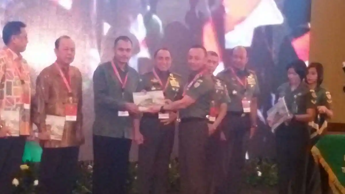 Makin Dekat Dengan TNI AD Lewat Buku ''Pengabdian Prajurit Kartika''