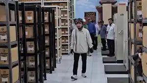 Plt-Wali-Kota-Madiun-Bagus-Panuntun-meninjau-Depo-Arsip.jpg