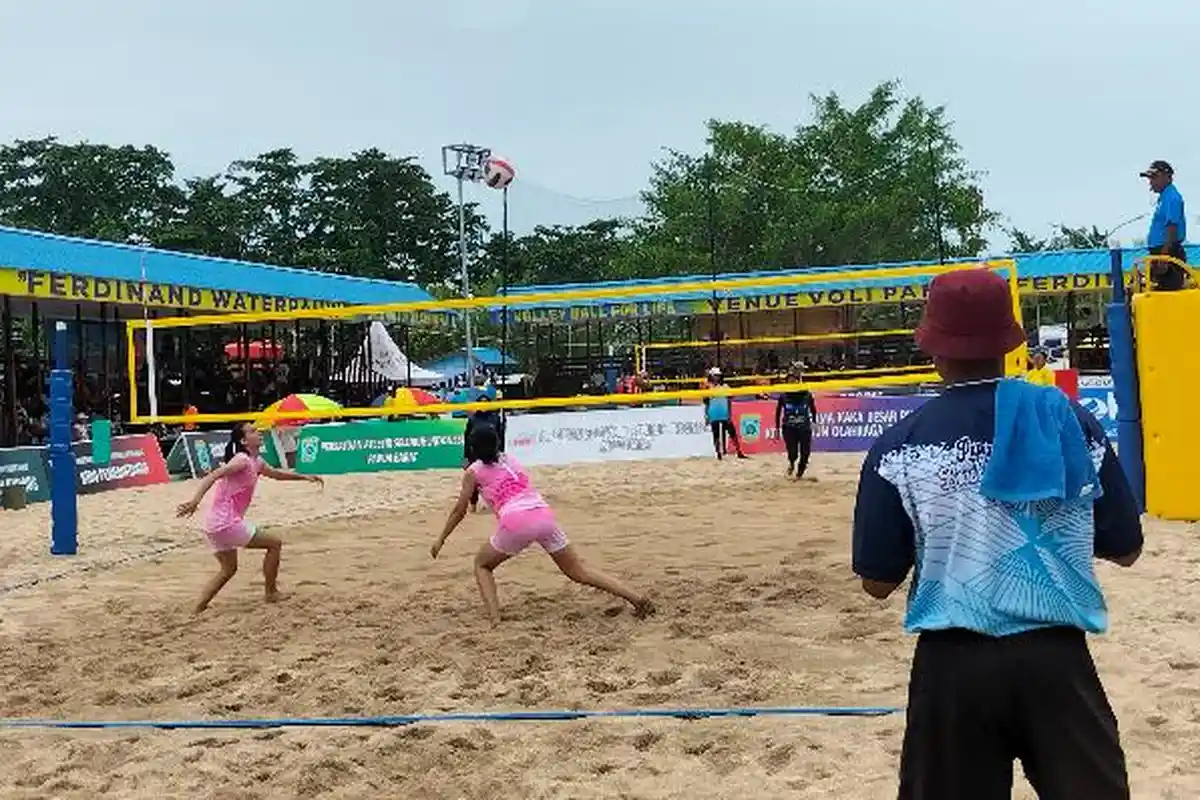 Laga Sengit Buka Sirnas Seri I Voli Pantai Papua Barat 2023, Tim Putri Papua Barat 2 Tekuk Sulteng