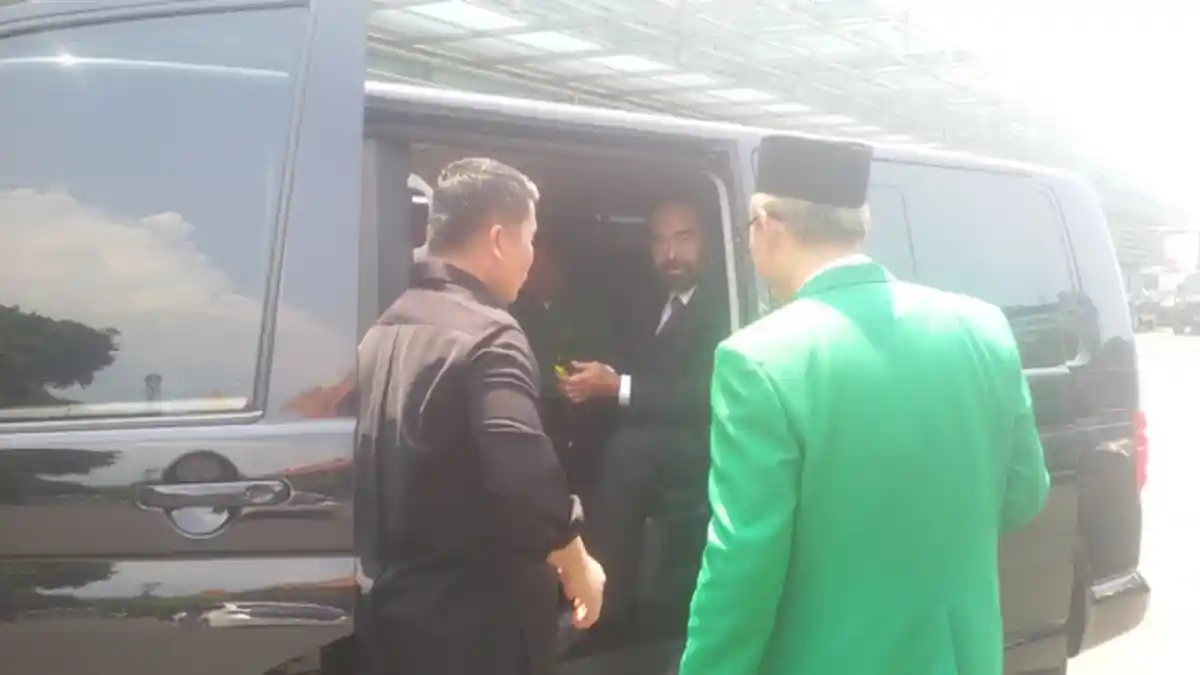 Surya Paloh Satu Mobil Bareng Romy, Aunur: Ada Urusan Sedikit