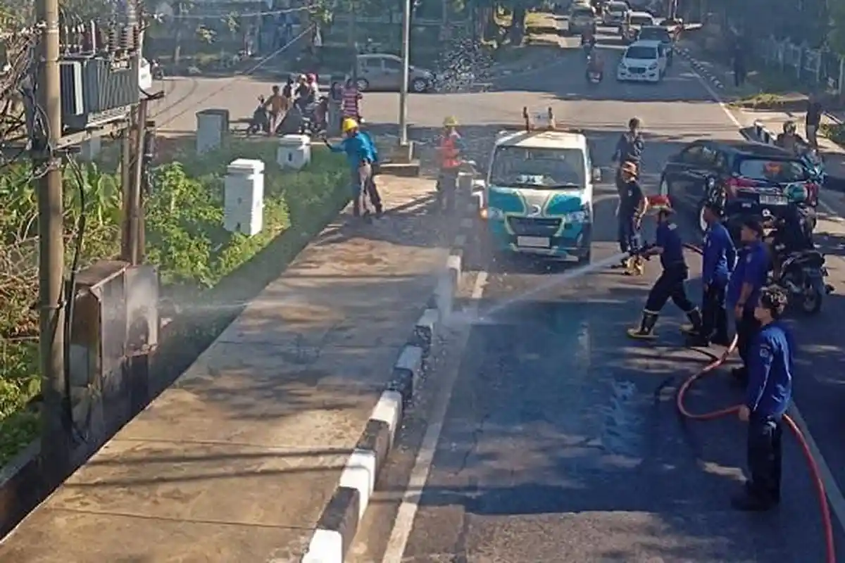Trafo PLN Meledak dan Terbakar di Jalan Abunawas Kendari Buat Panik Warga, Tak Ada Korban Jiwa